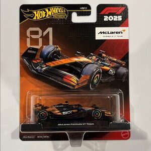 Hot Wheels ••NEW** 2026 Premium Formula 1 McLaren Car - #81 Oscar Piastri